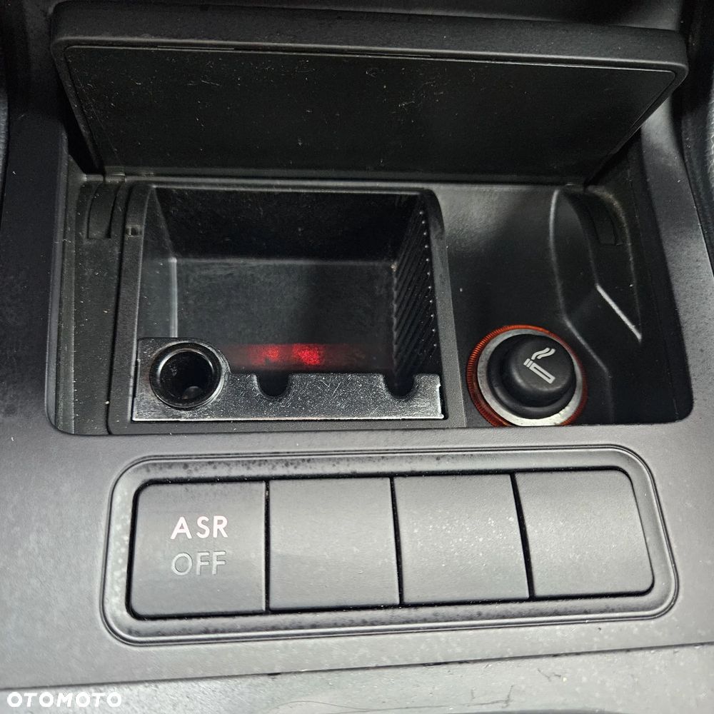 Volkswagen Jetta 1.9 TDI United - 30