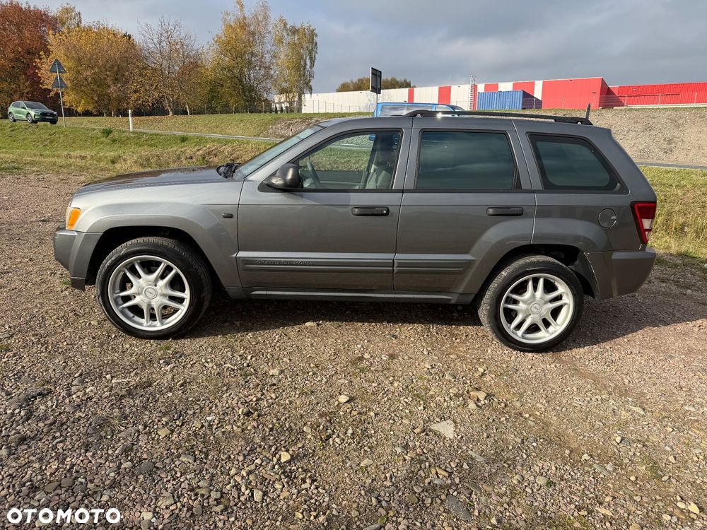 Jeep Grand Cherokee - 22