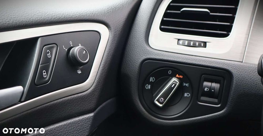 Volkswagen Golf - 25