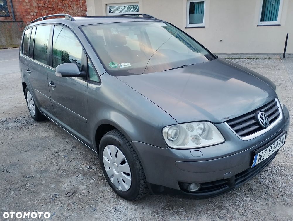Volkswagen Touran 1.9 TDI DSG Highline - 3