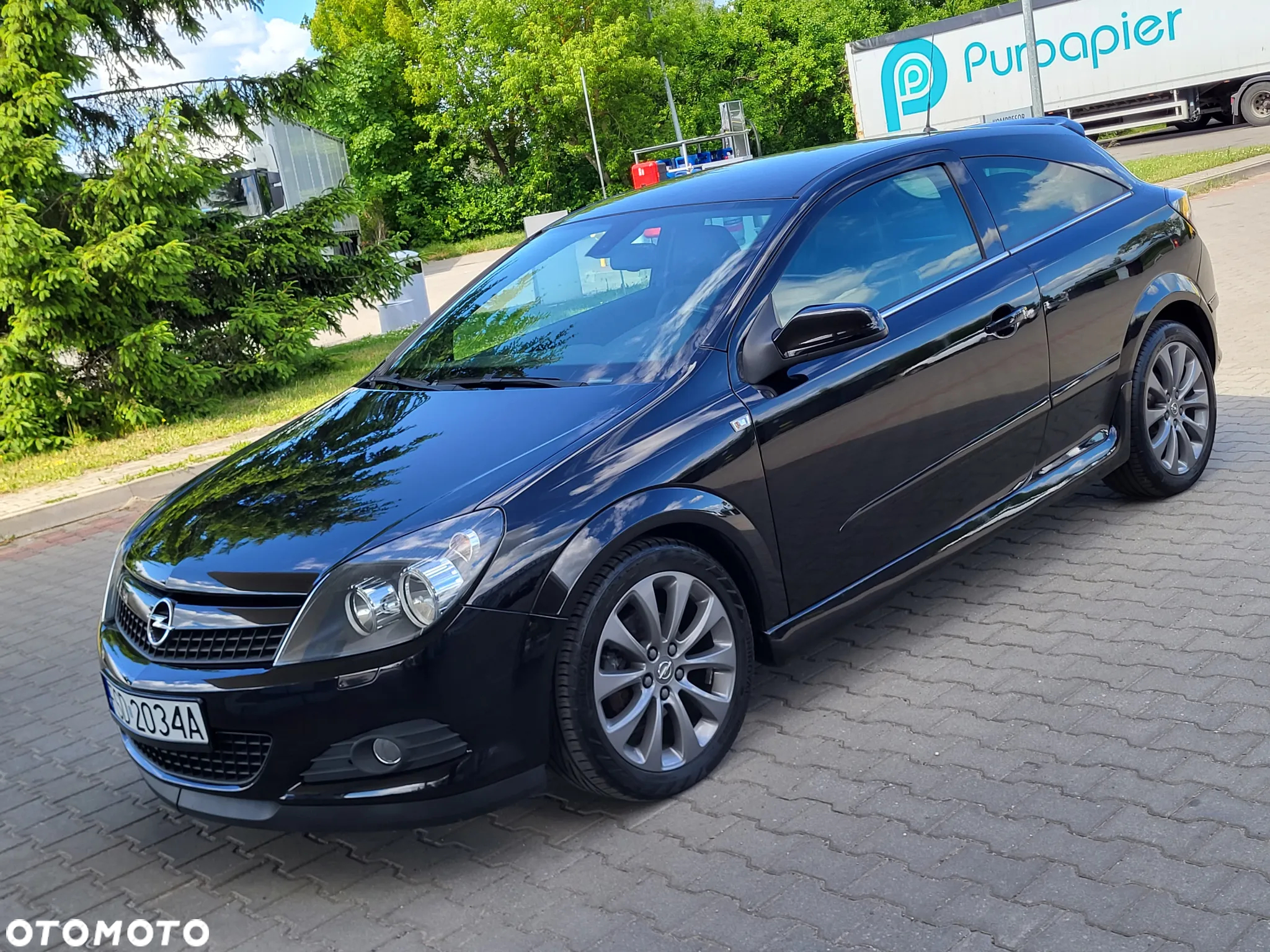 Opel Astra GTC 1.6 Cosmo - 13