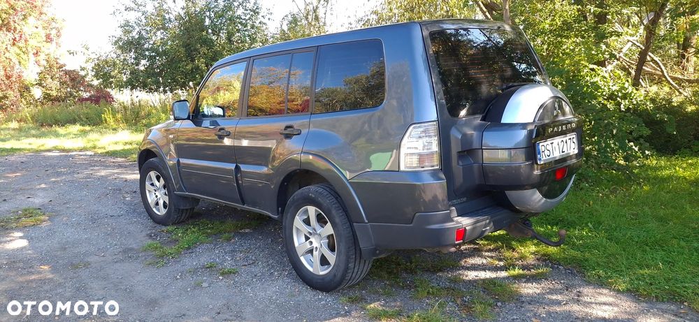 Mitsubishi Pajero - 4