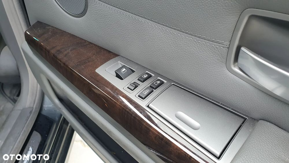 BMW Seria 7 740i - 11