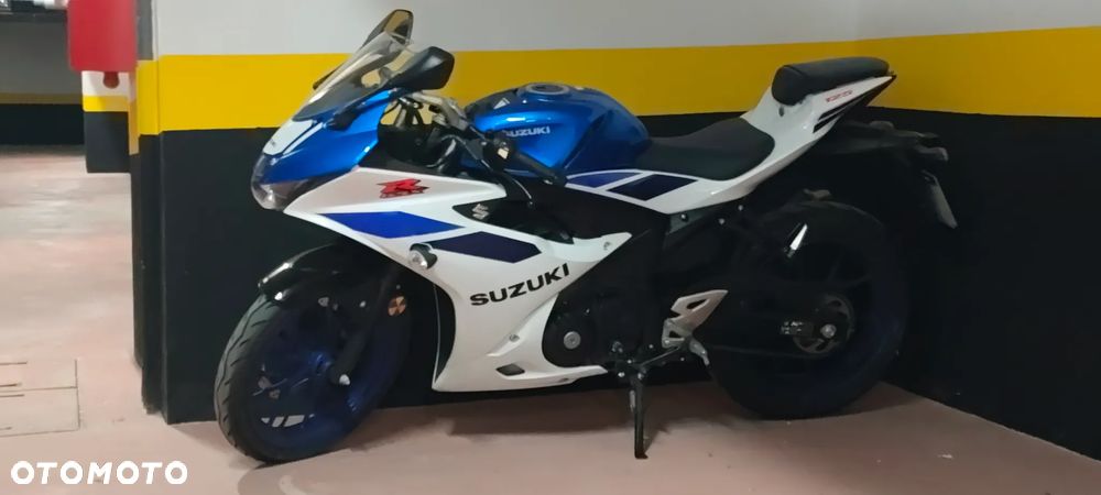 Suzuki GSX-R - 2