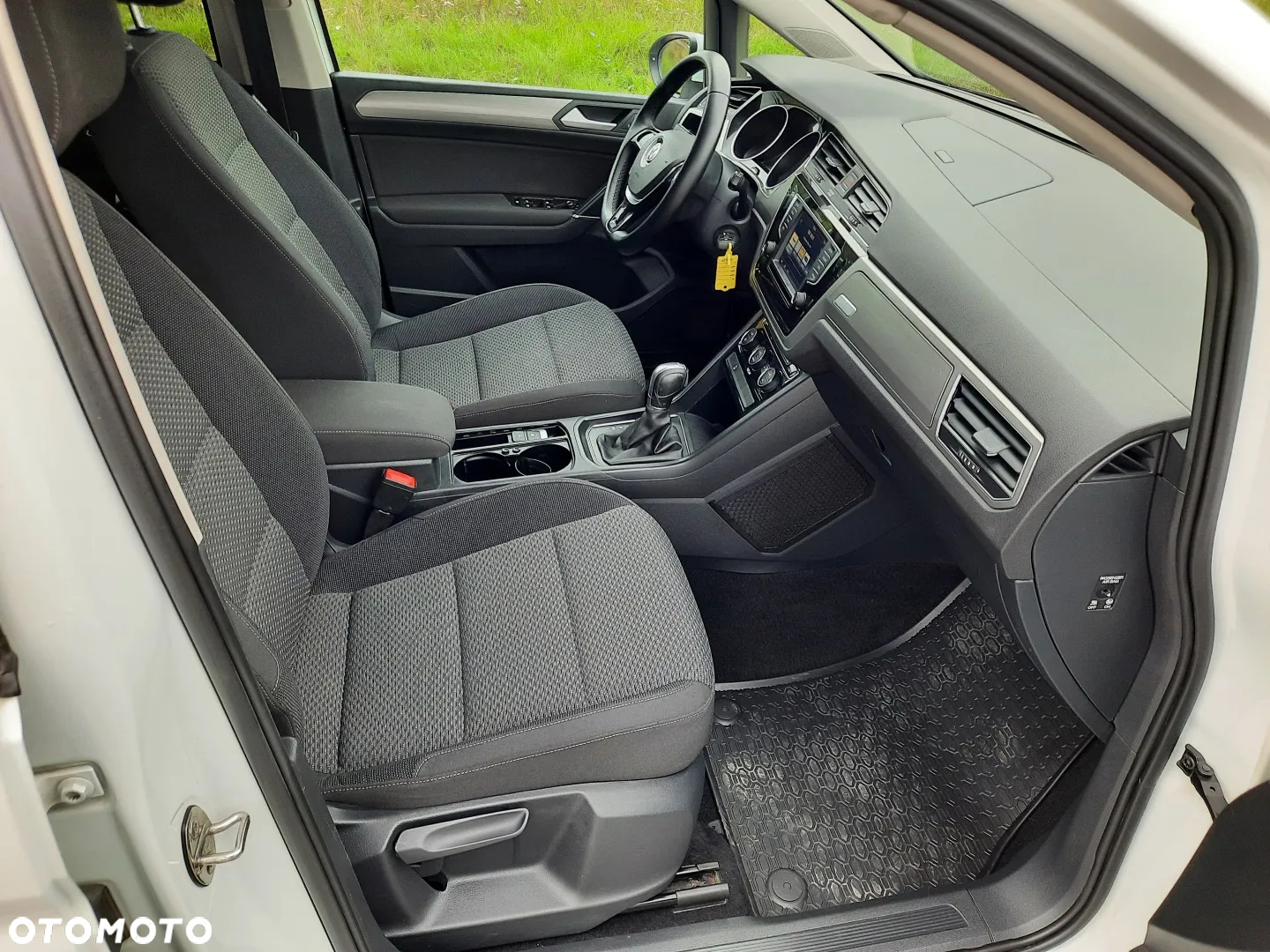 Volkswagen Touran 1.6 TDI SCR BlueMotion Technology DSG Trendline - 23