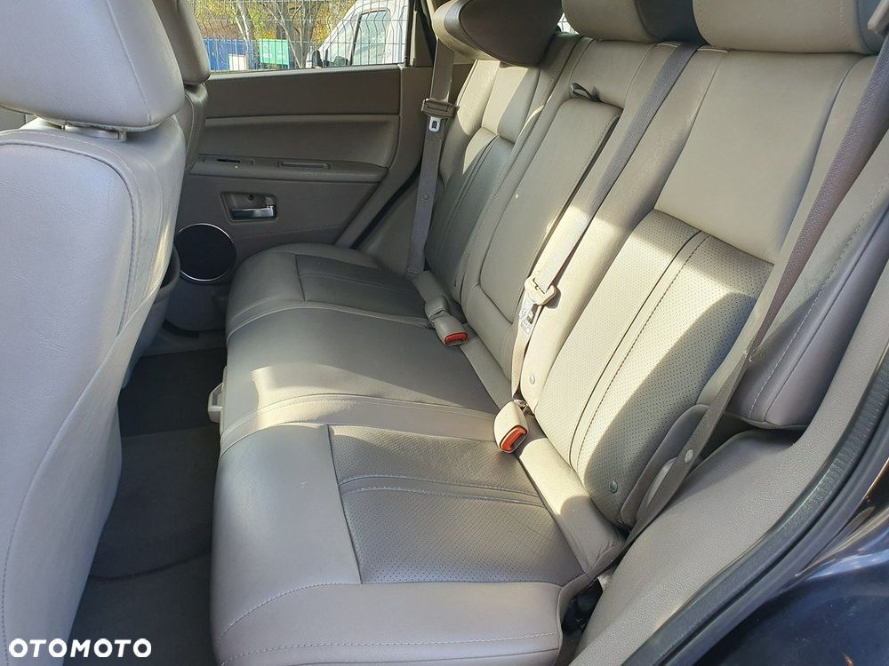 Jeep Grand Cherokee - 14