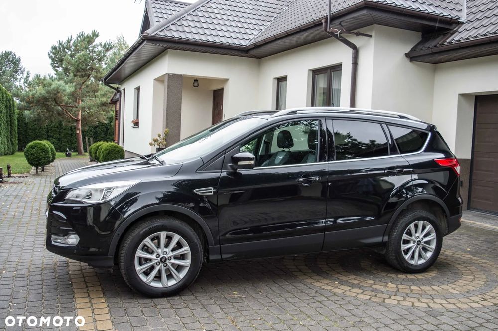 Ford Kuga 2.0 TDCi 2x4 Titanium - 4