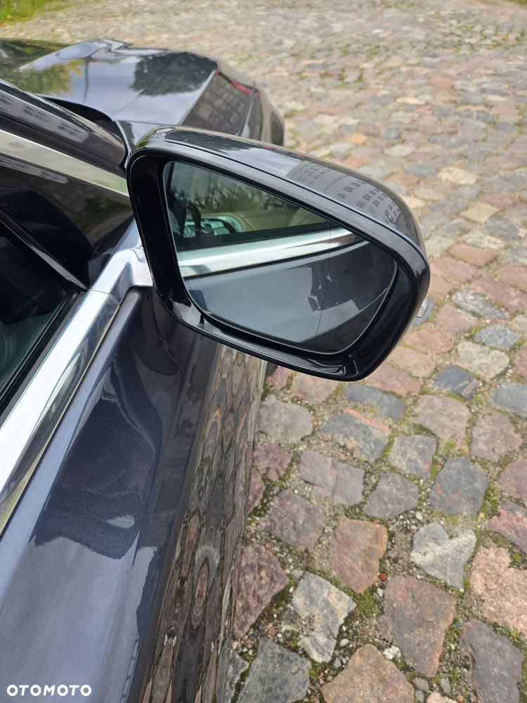 BMW Seria 7 750i xDrive - 6