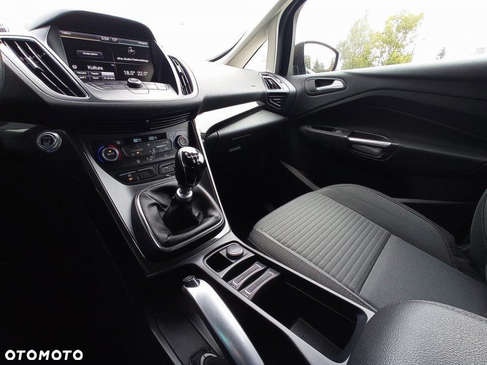 Ford Grand C-MAX - 27