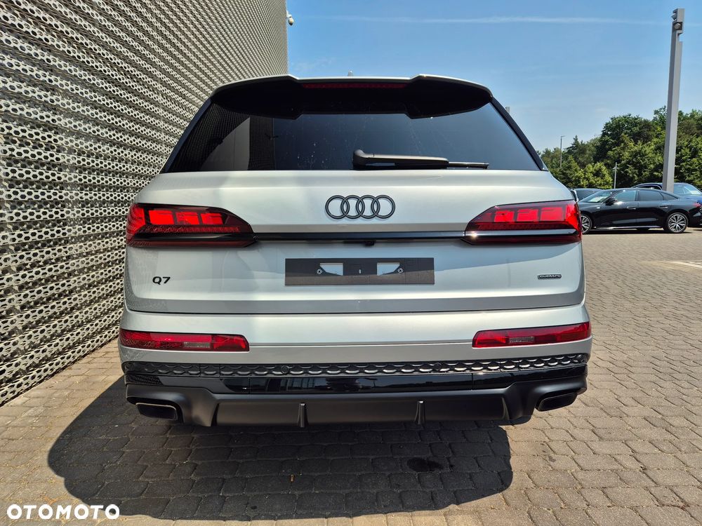 Audi Q7 TFSI e PHEV 360 kW Quattro S Line Tiptr - 12