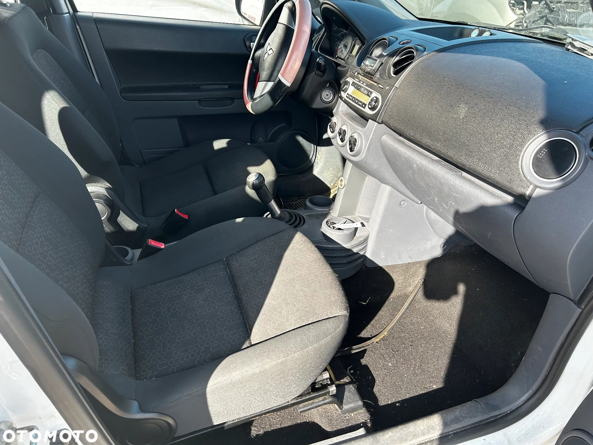 Mitsubishi COLT VI LIFT 1,1 75KM piasta zwrotnica lewy przód - 6