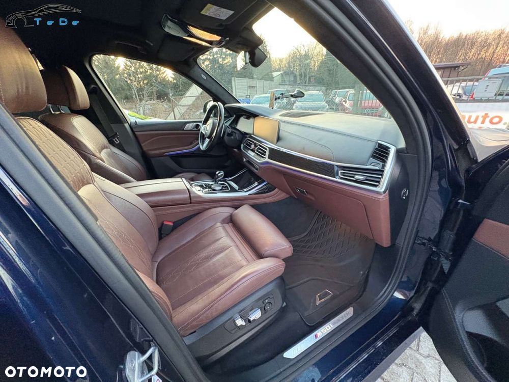 BMW X7 M50i sport - 33