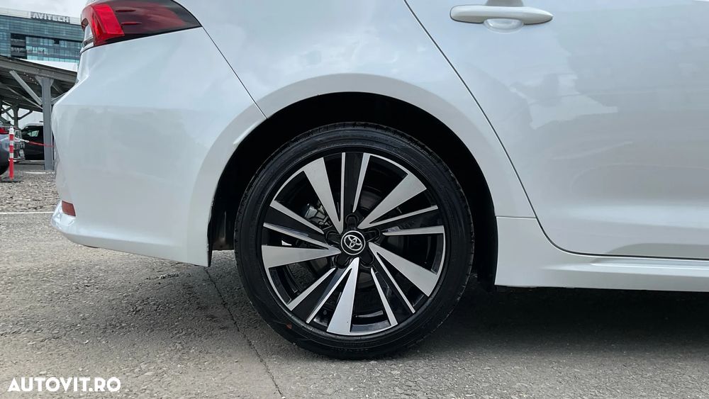 Toyota Corolla 1.8 HSD Dynamic - 17
