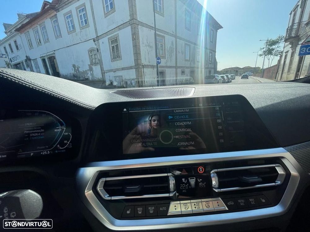 BMW 330 e Pack M Auto - 32