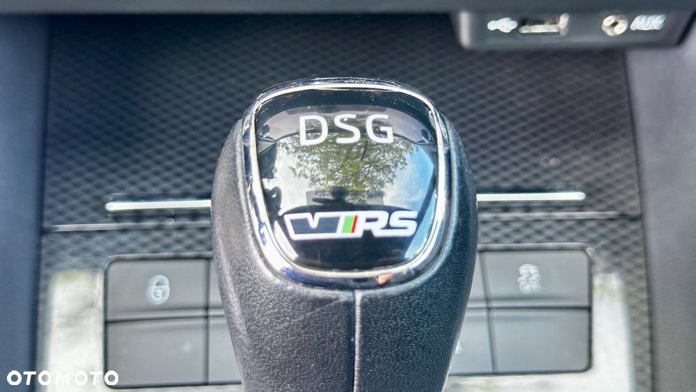 Skoda Octavia 2.0 TDI DSG RS - 22