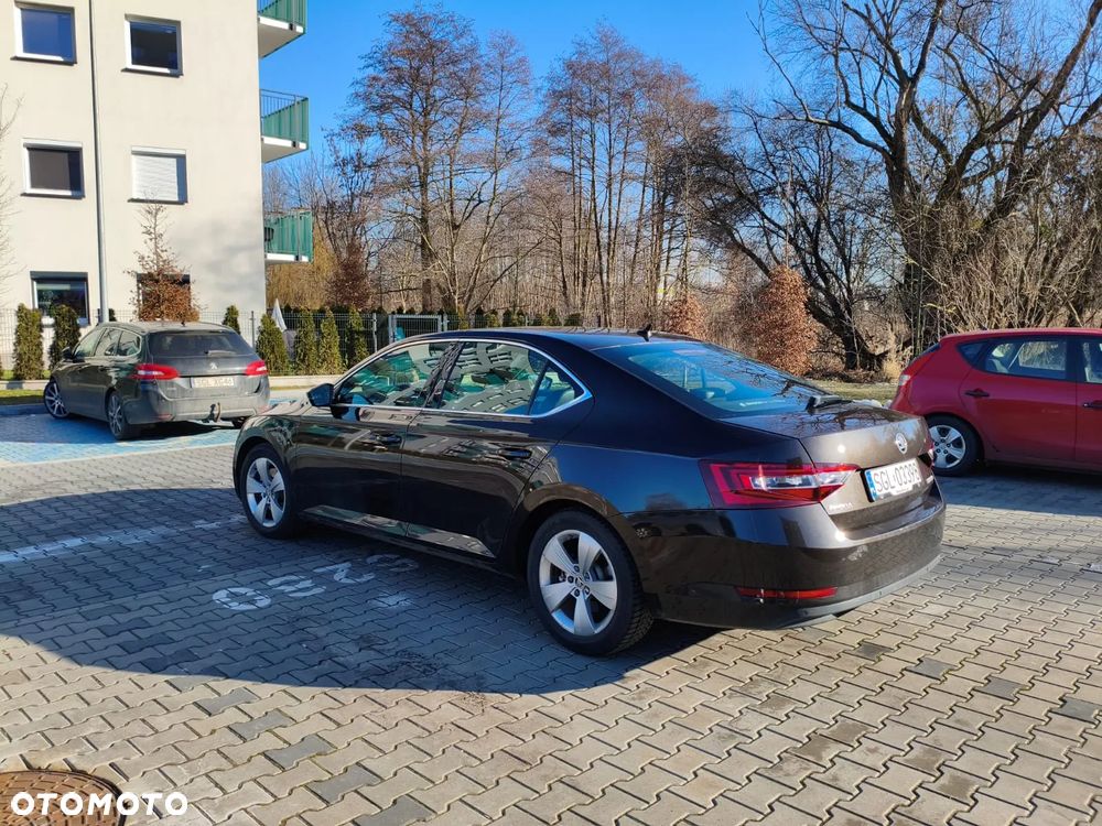 Skoda Superb 2.0 TDI Ambition DSG - 5