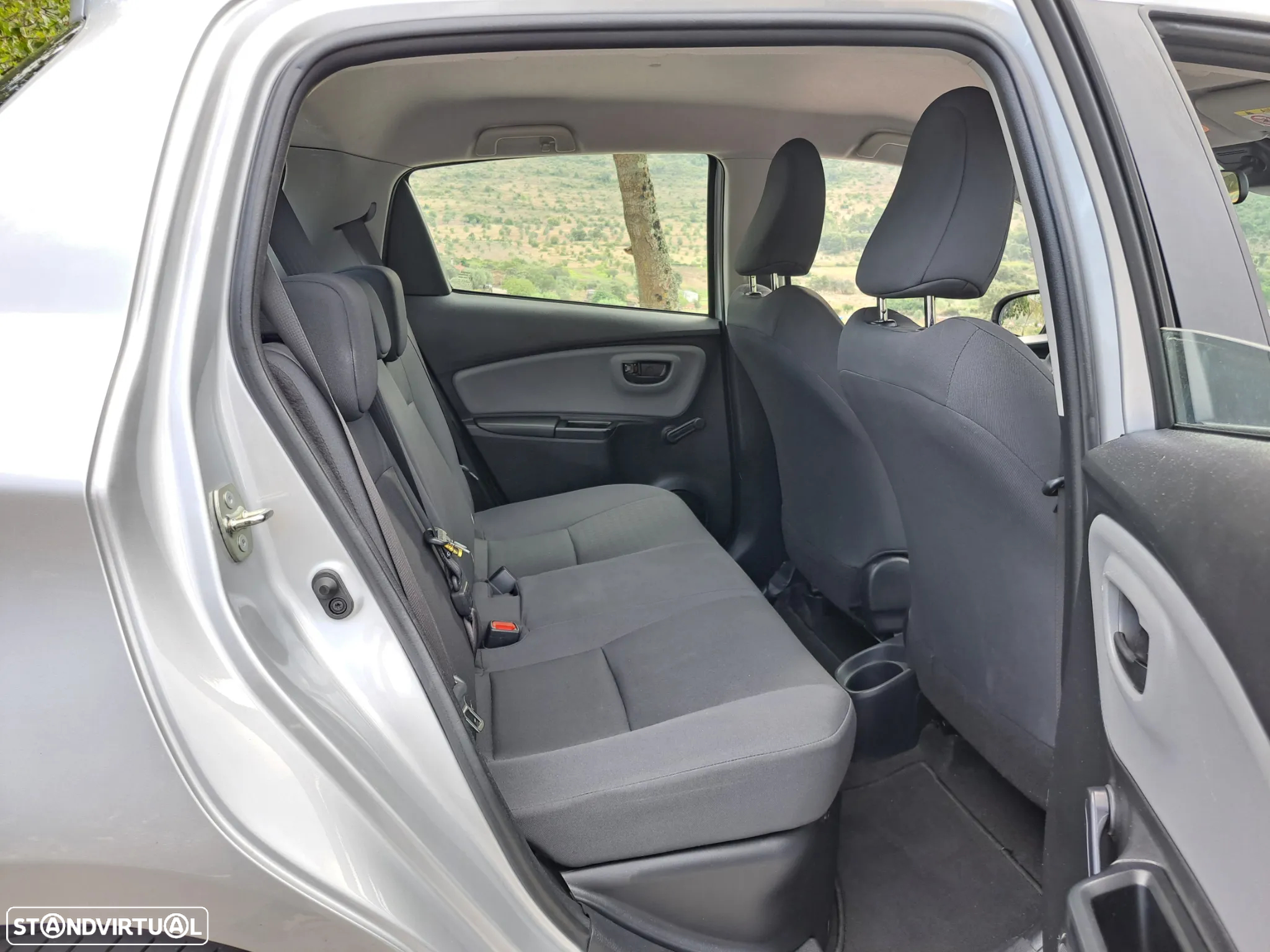 Toyota Yaris 1.5 HSD Comfort - 24