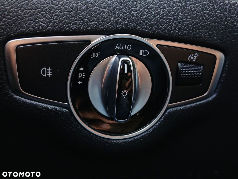 Mercedes-Benz Klasa E 220 d Avantgarde - 17