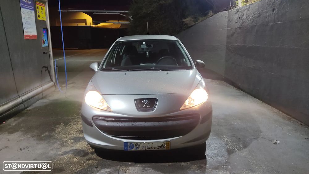 Peugeot 207 1.4 HDi Trendy - 6