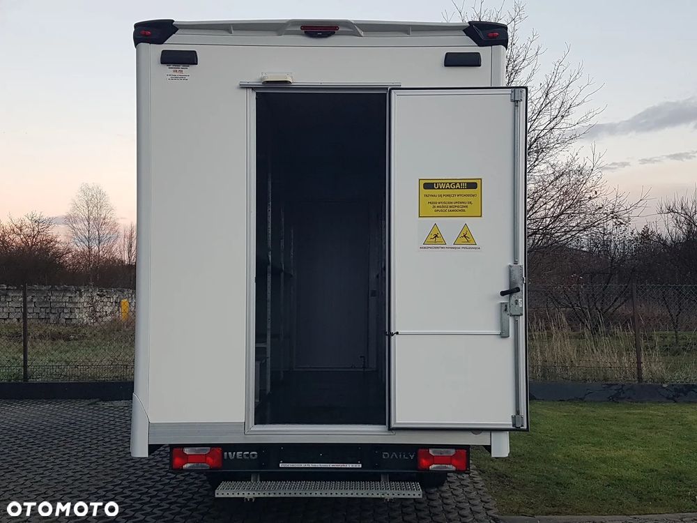 Iveco DAILY KONTENER NISKOPODŁOGOWY 4,43x2,23x2,42 SKLEP KAMPER KONIOWÓZ BAR KLIMA - 5