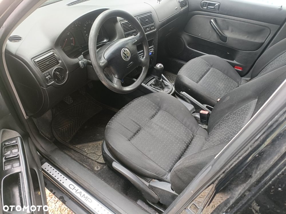 Volkswagen Golf - 4