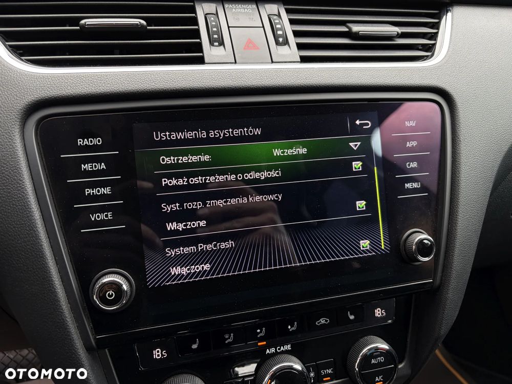 Skoda Octavia 2.0 TDI SCR Style DSG - 30