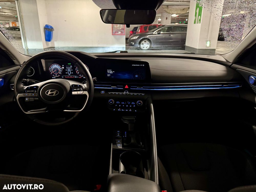 Hyundai Elantra 1.6 l 123 CP CVT Highway - 14