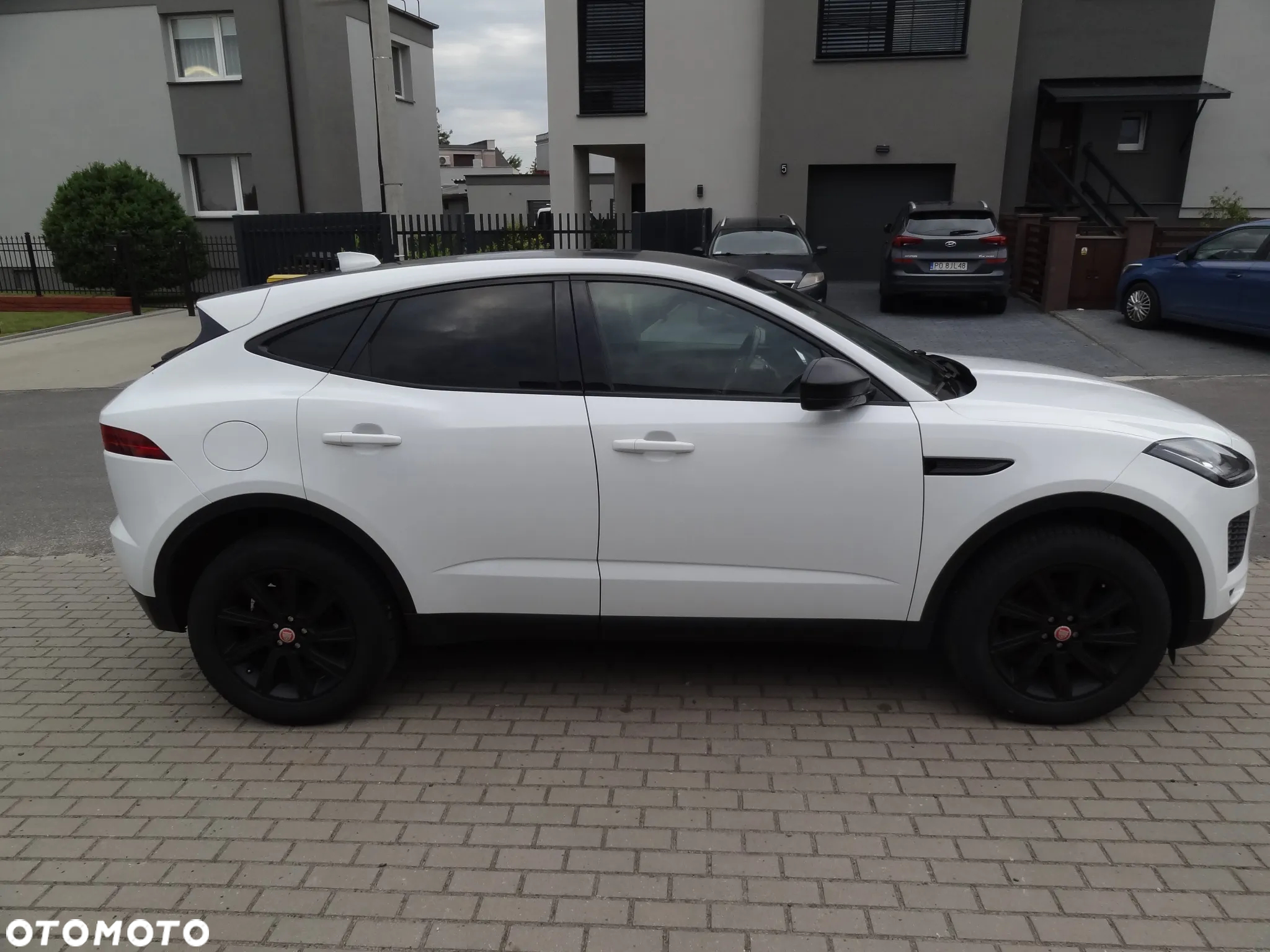 Jaguar E-Pace - 9