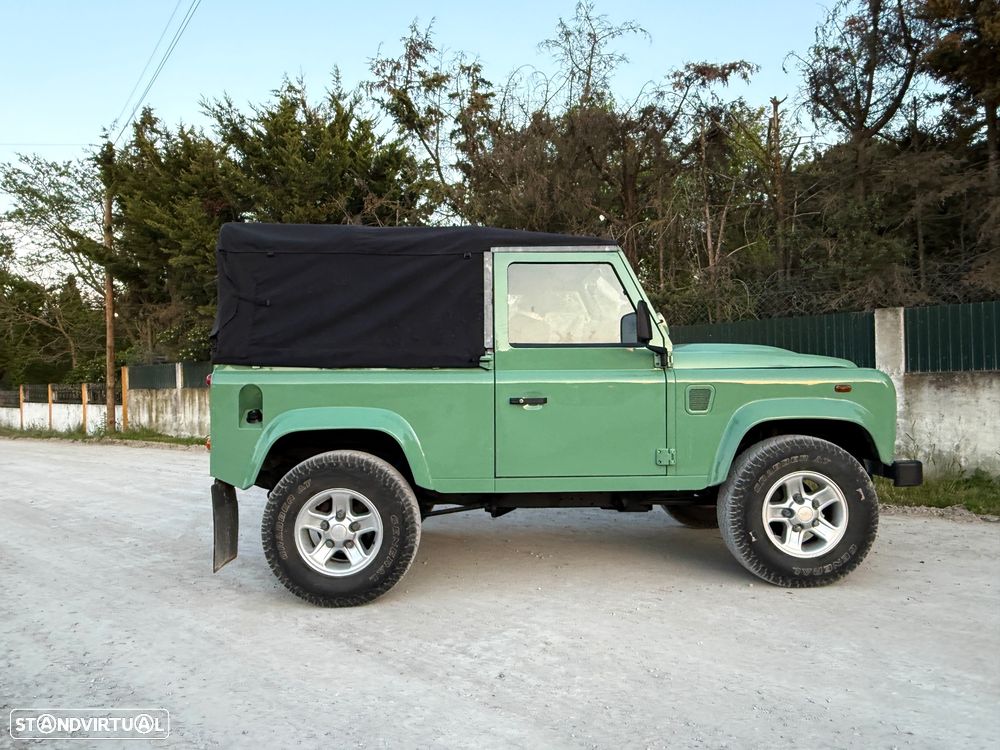Land Rover Defender 90 2.4 CRD E - 11