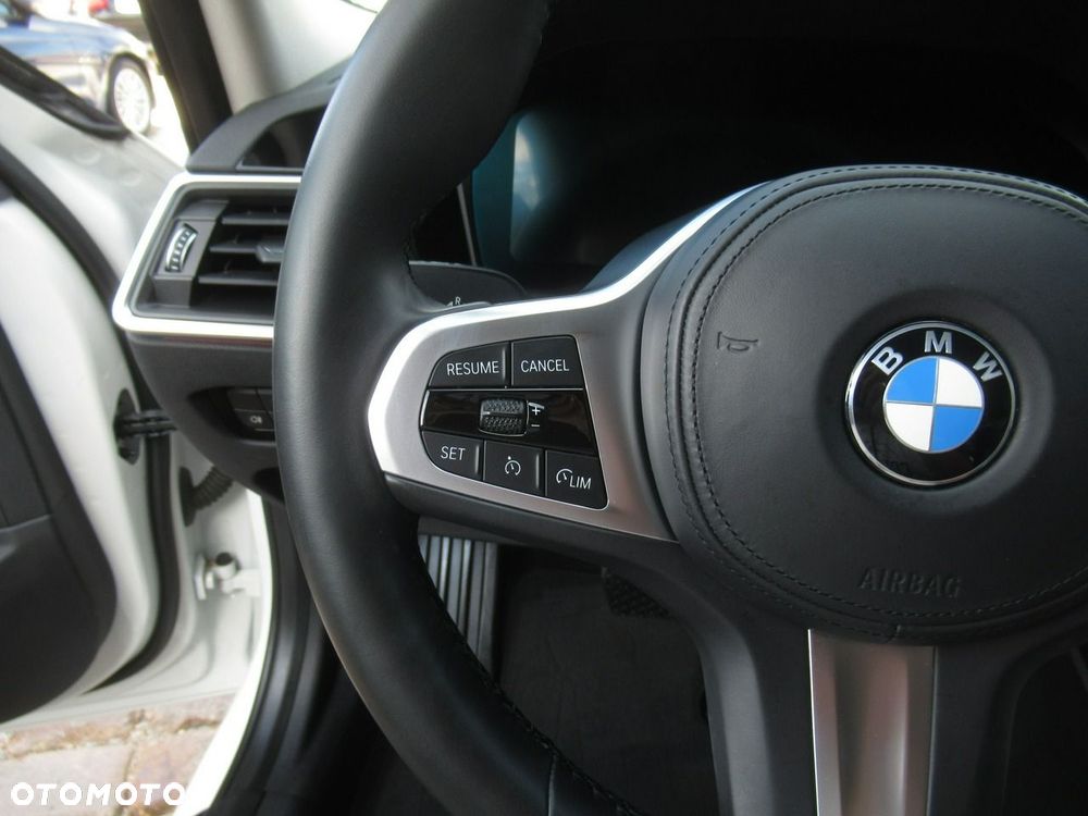 BMW Seria 3 318d MHEV Sport Line - 13