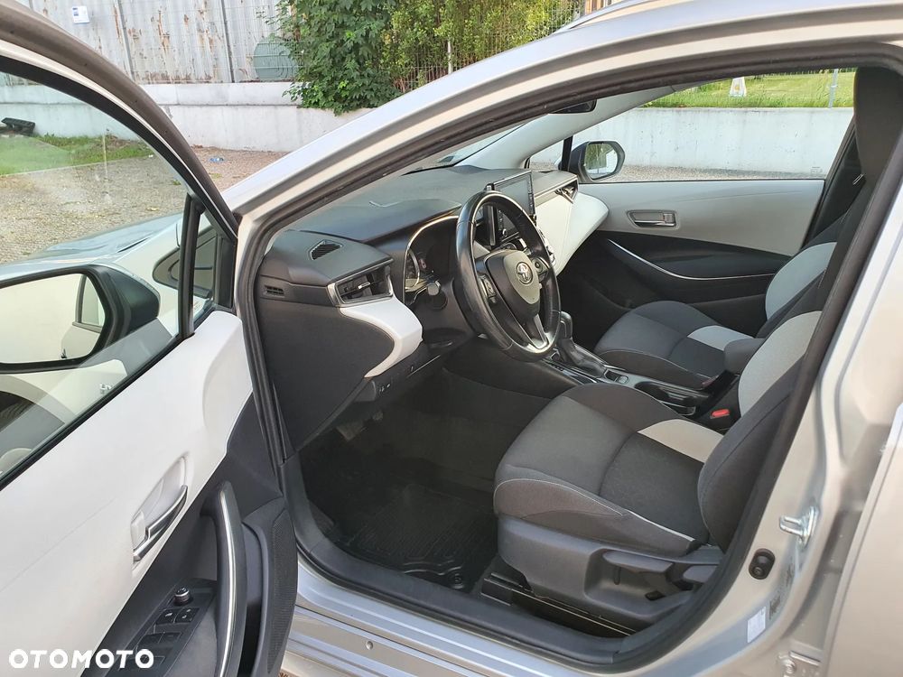 Toyota Corolla - 11