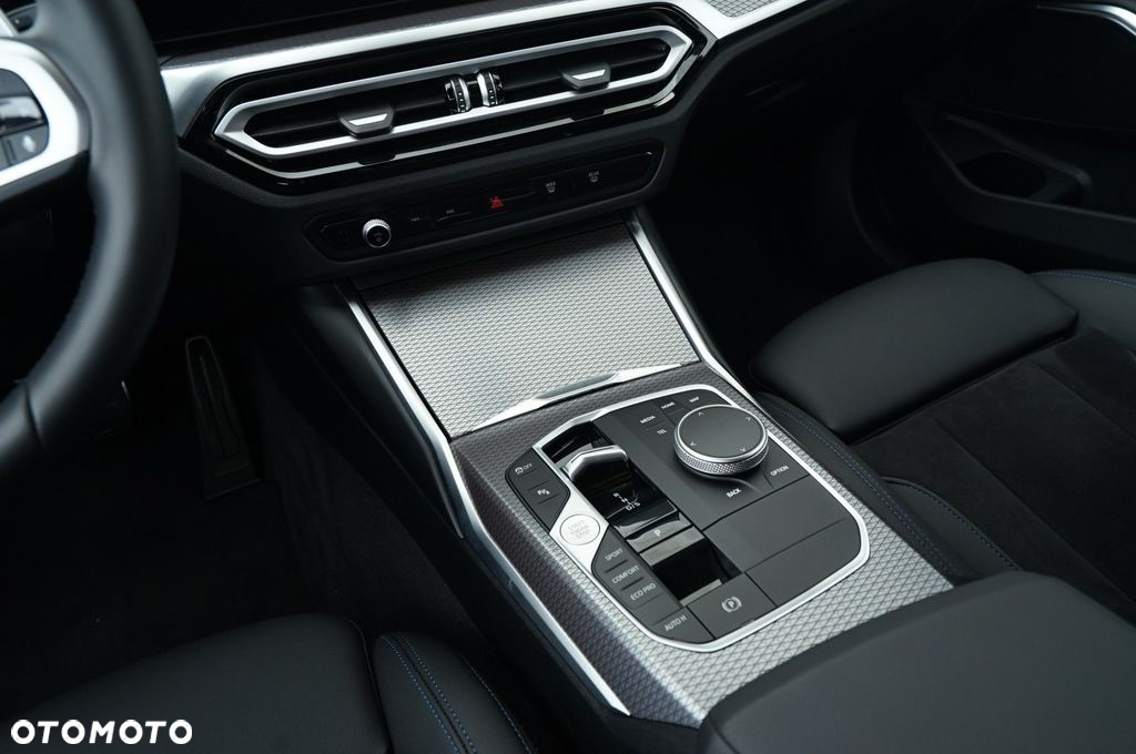 BMW Seria 3 320d Touring xDrive - 9
