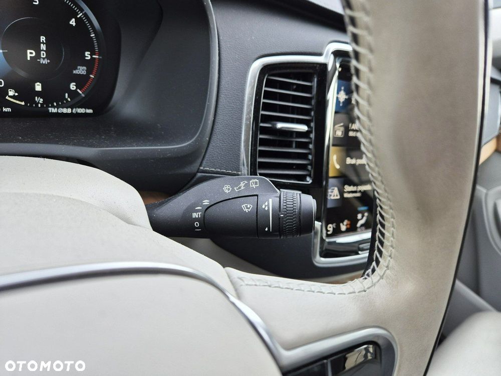 Volvo XC 90 - 32