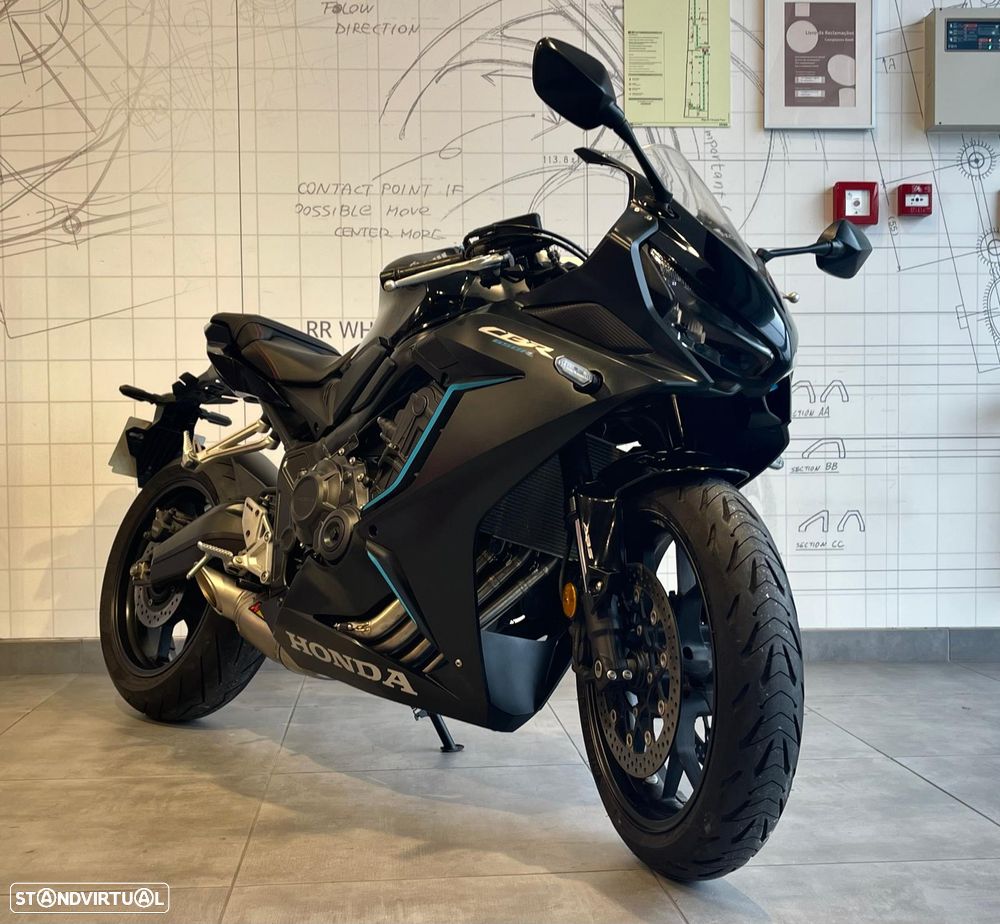 Honda CBR 650R - 1