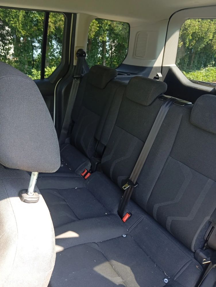 Ford Tourneo Connect - 12