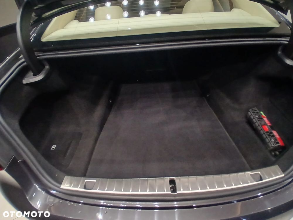 BMW Seria 7 740i - 17