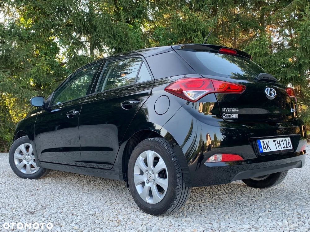 Hyundai i20 1.2 Fifa World Cup Edition - 9