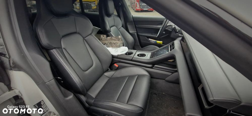 Porsche Taycan 105kWh 4S - 16