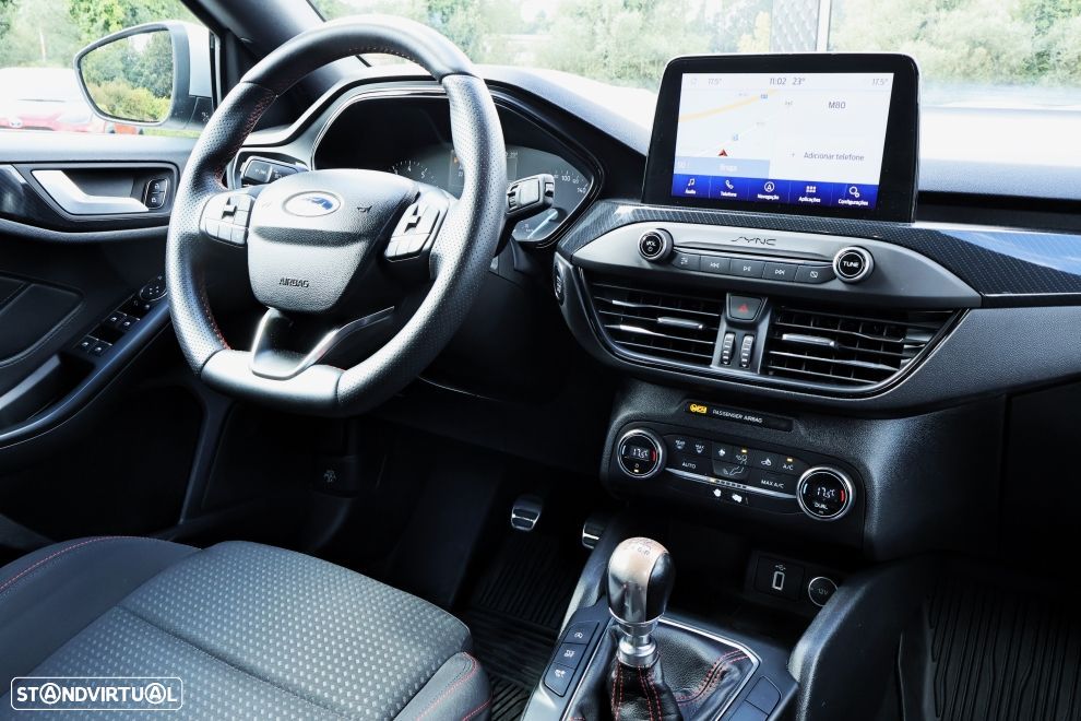 Ford Focus SW 1.0 EcoBoost ST-Line - 11