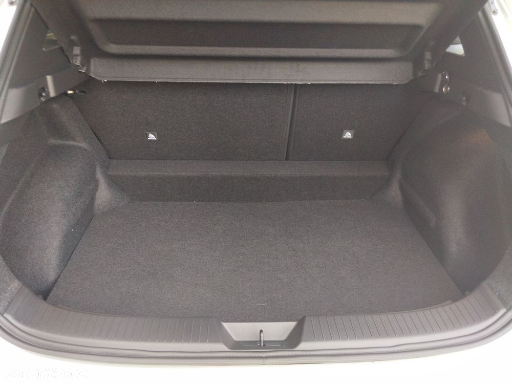 Nissan Qashqai 1.3 DIG-T MHEV Acenta Xtronic - 17