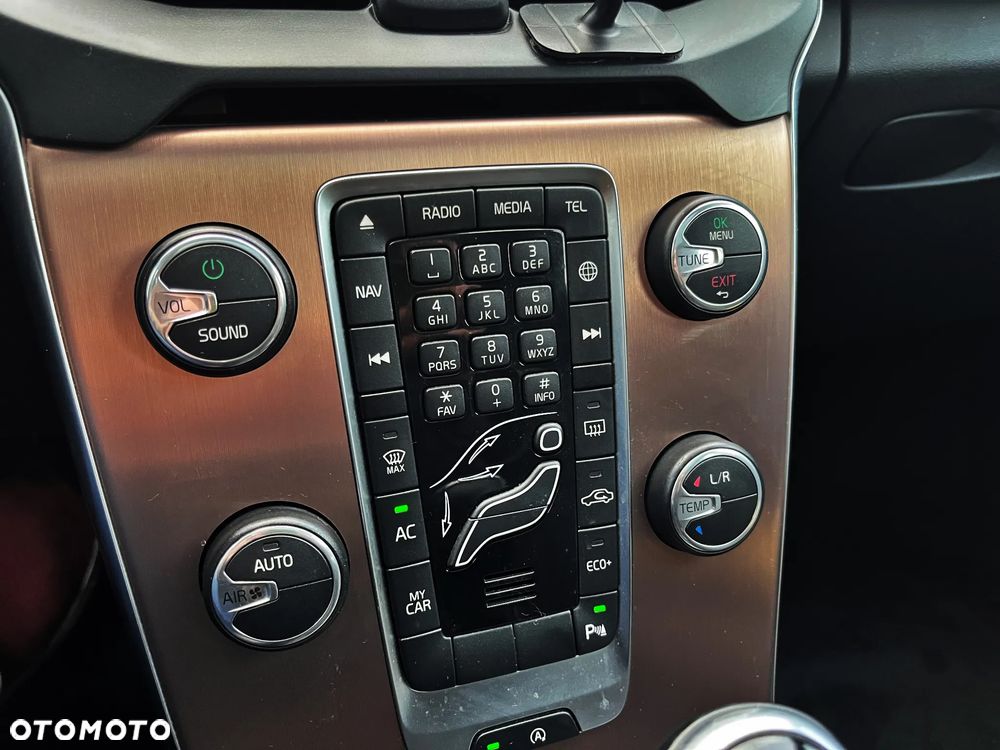 Volvo V40 Cross Country D2 Geartronic Momentum - 35