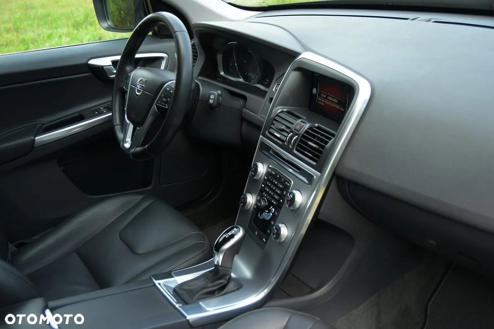 Volvo XC 60 D3 Drive-E Ocean Race - 21