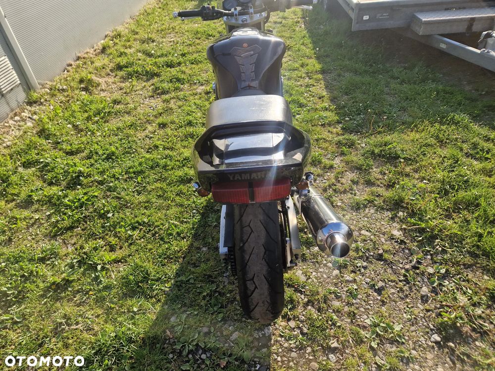 Yamaha FZS - 8