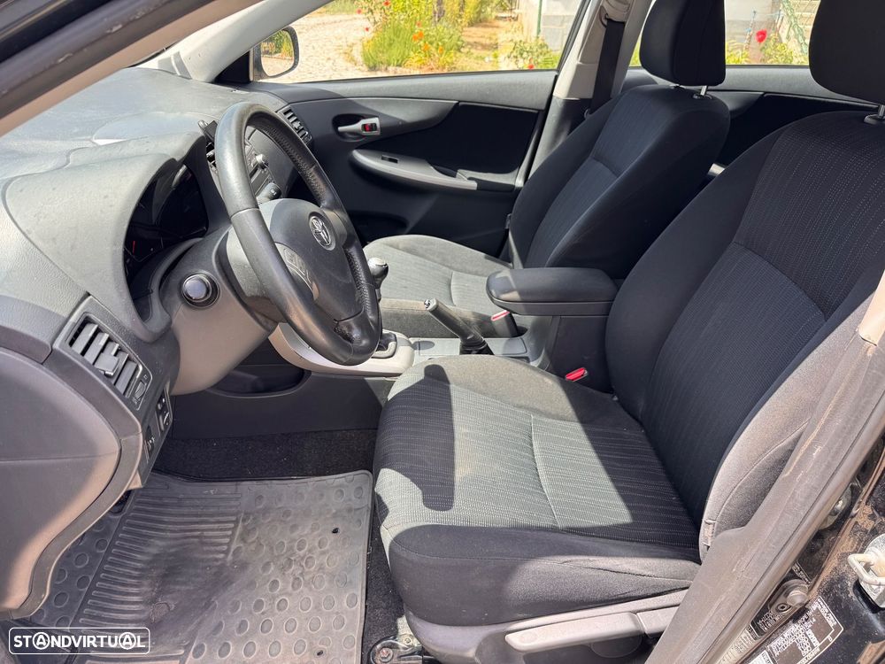 Toyota Corolla 1.4 D-4D Luna - 7