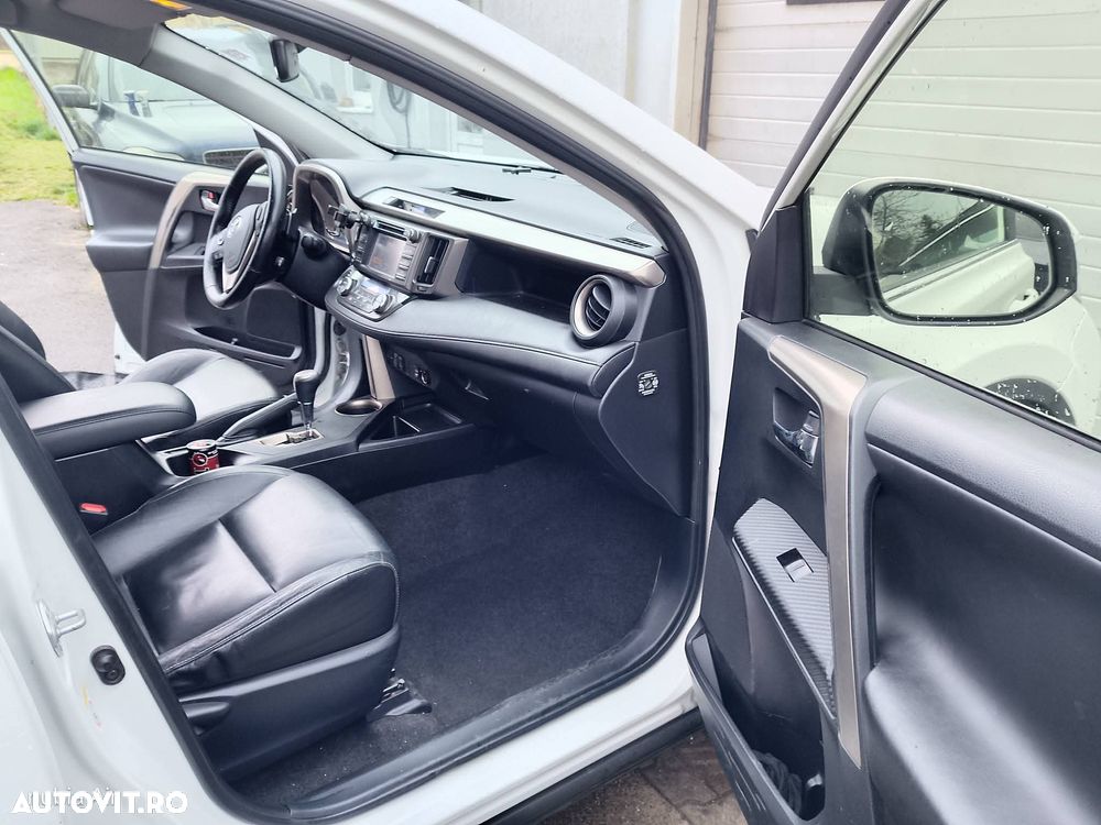 Toyota RAV4 2.2 D-4CAT 4WD Aut Executive - 6