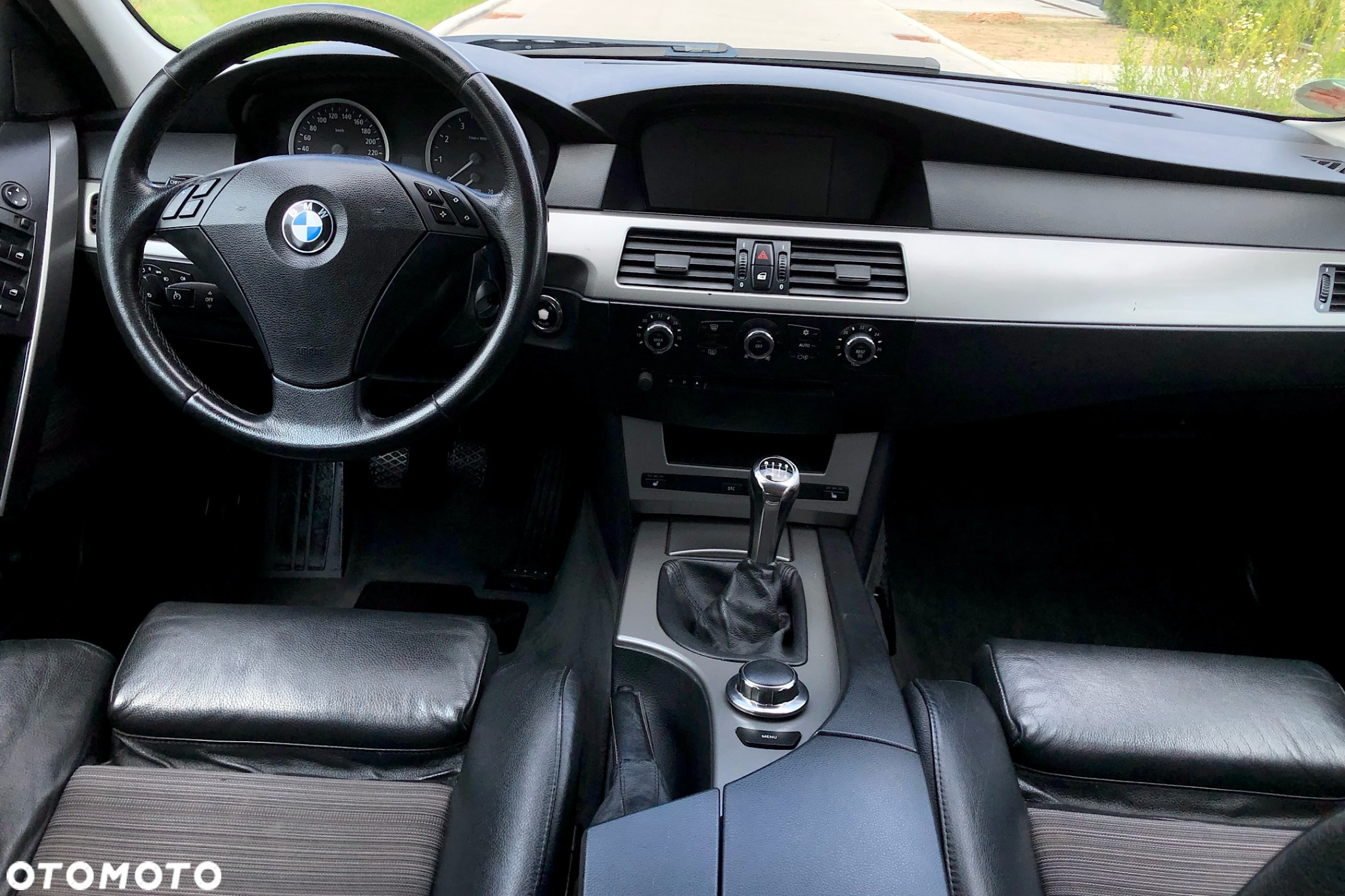 BMW Seria 5 525xi - 34