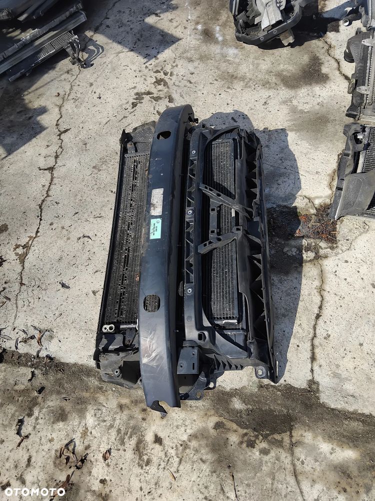 Pas przód VW  Pateon 3.0 Tdi automat - 1