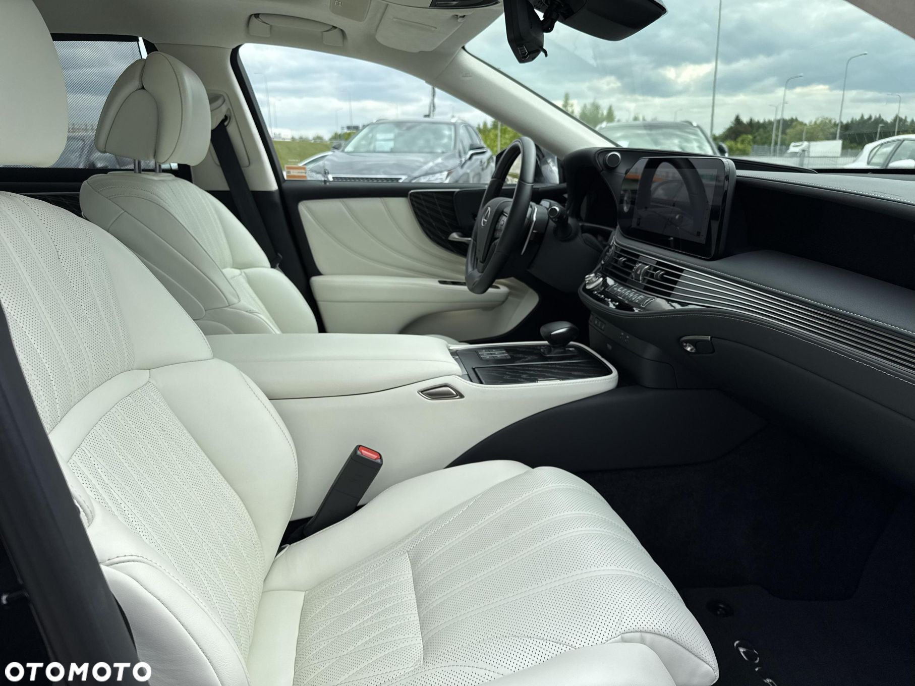 Lexus LS - 9
