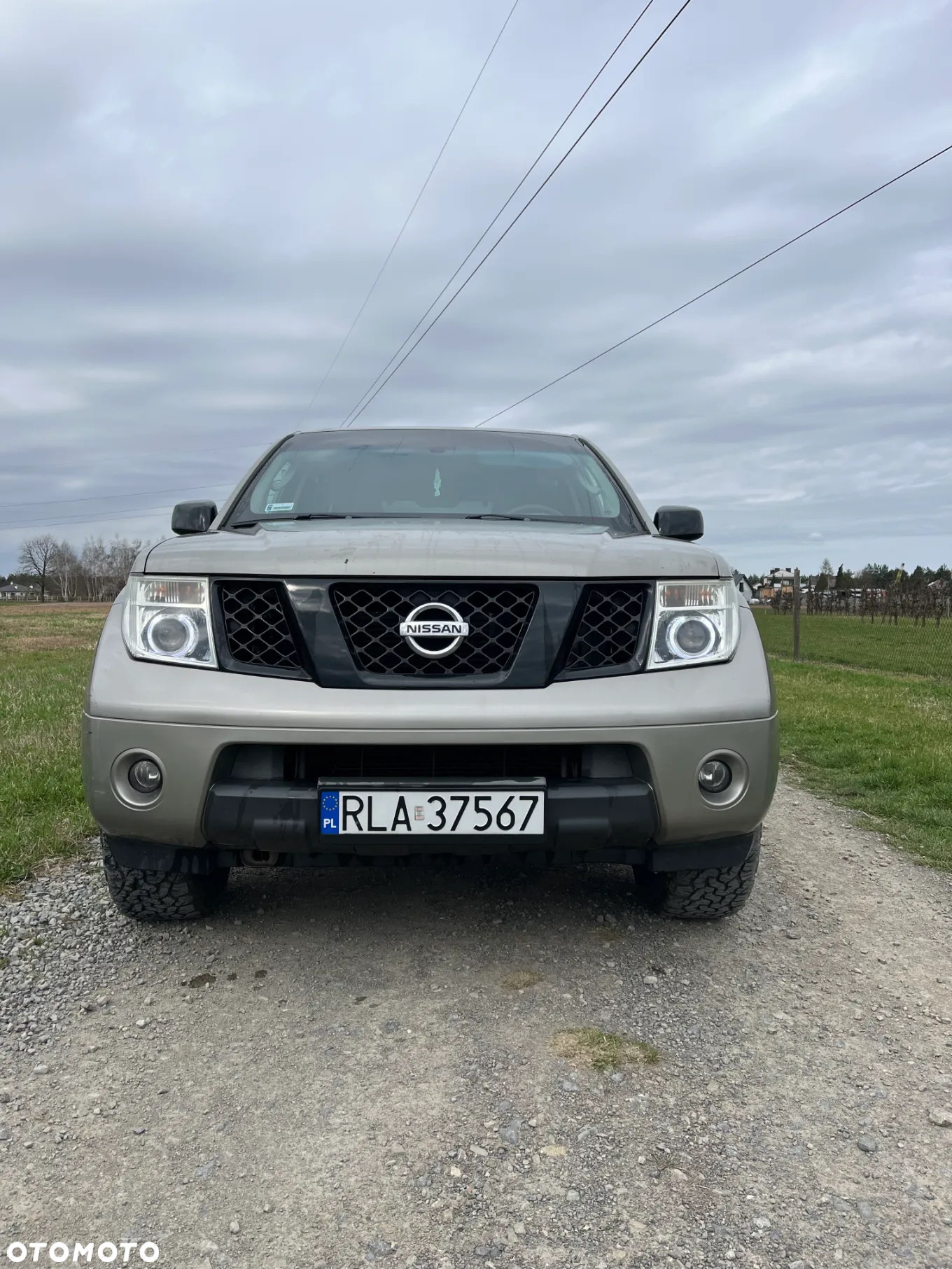 Nissan Pathfinder 2.5 D LE - 6