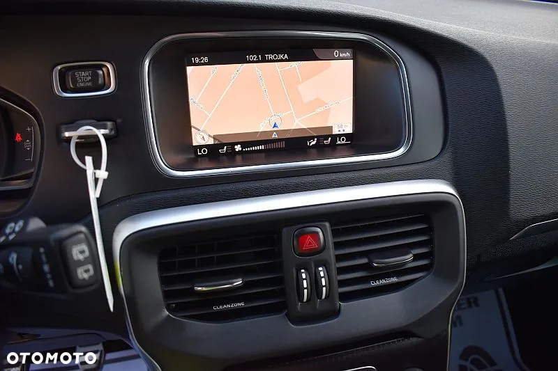 Volvo V40 D3 Drive-E R-Design Momentum - 13